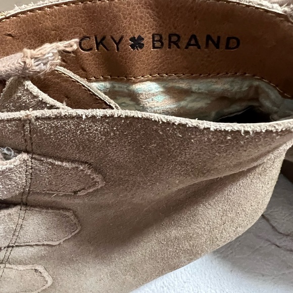 Lucky Brand Jaemma Suede Wedge Ankle Boots Size 8 Tan / Taupe. - Picture 8 of 9